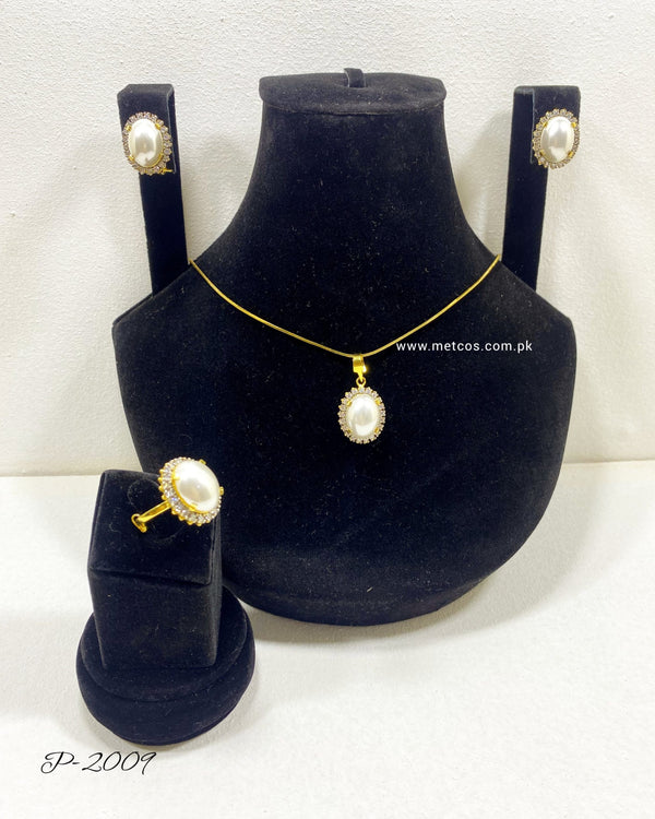 Pearl Fantasy Pendant Set | 24k Gold Plated, Mother of Pearl