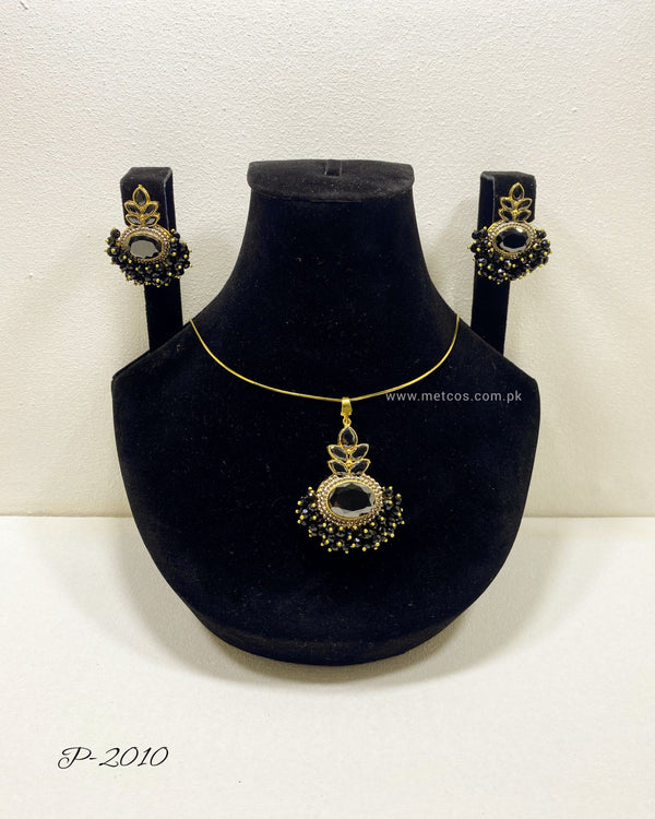 Oval Gajra Pendant Set