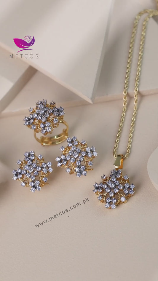 Emaan Heritage Diamond-Cut Locket Set